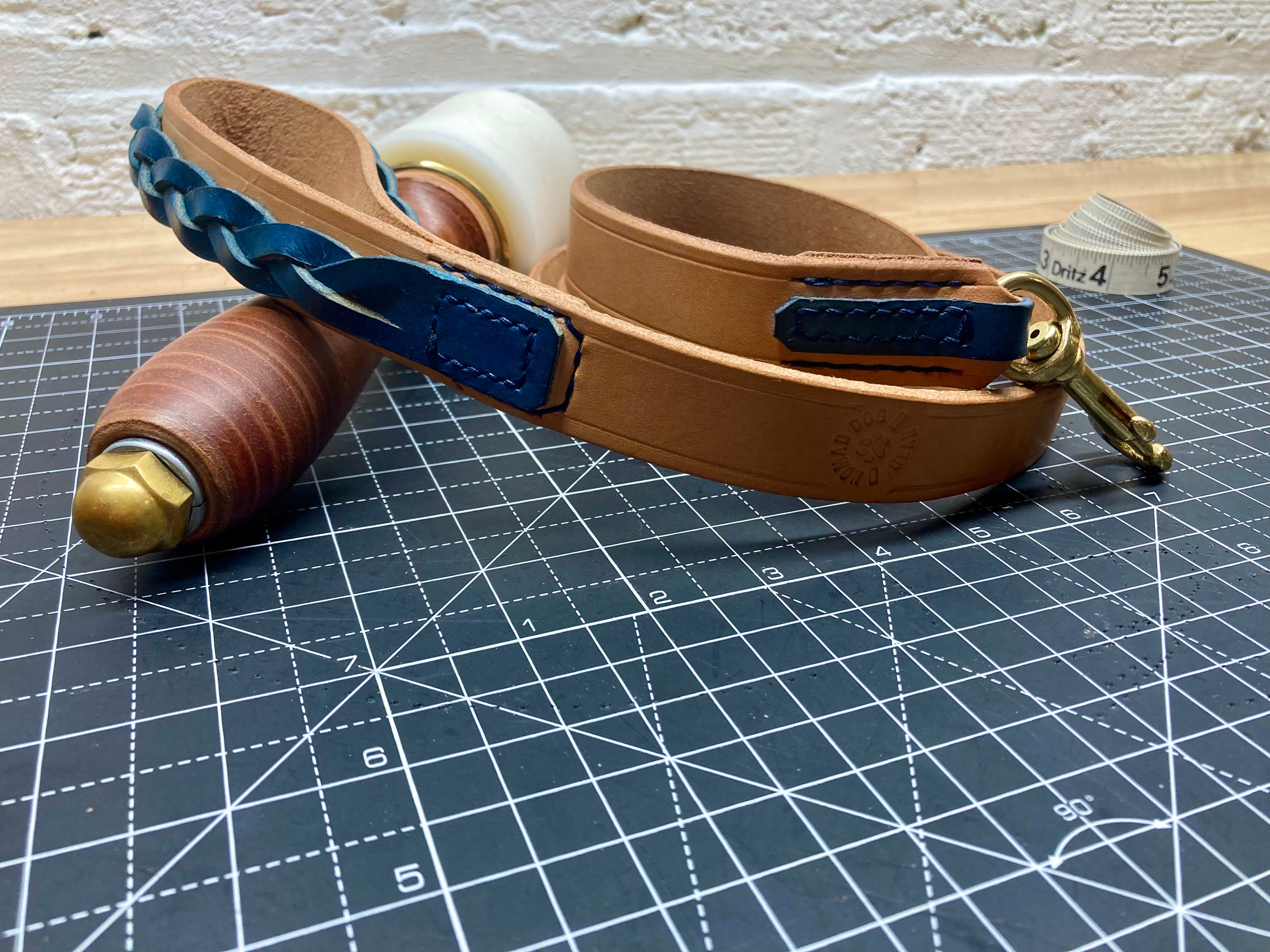 Heavy-Duty Leather Leash w/Braided Accent