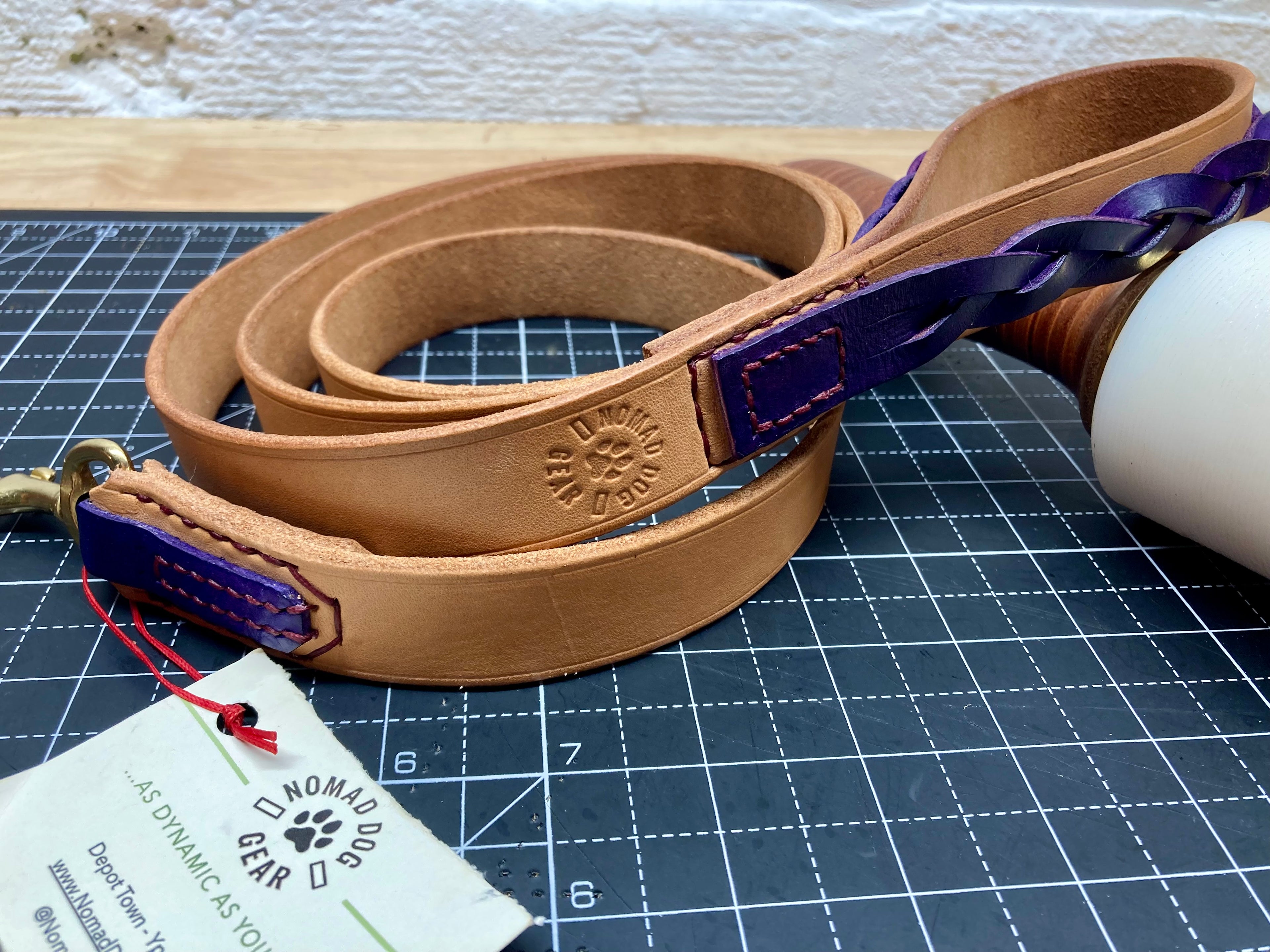 Heavy-Duty Leather Leash w/Braided Accent
