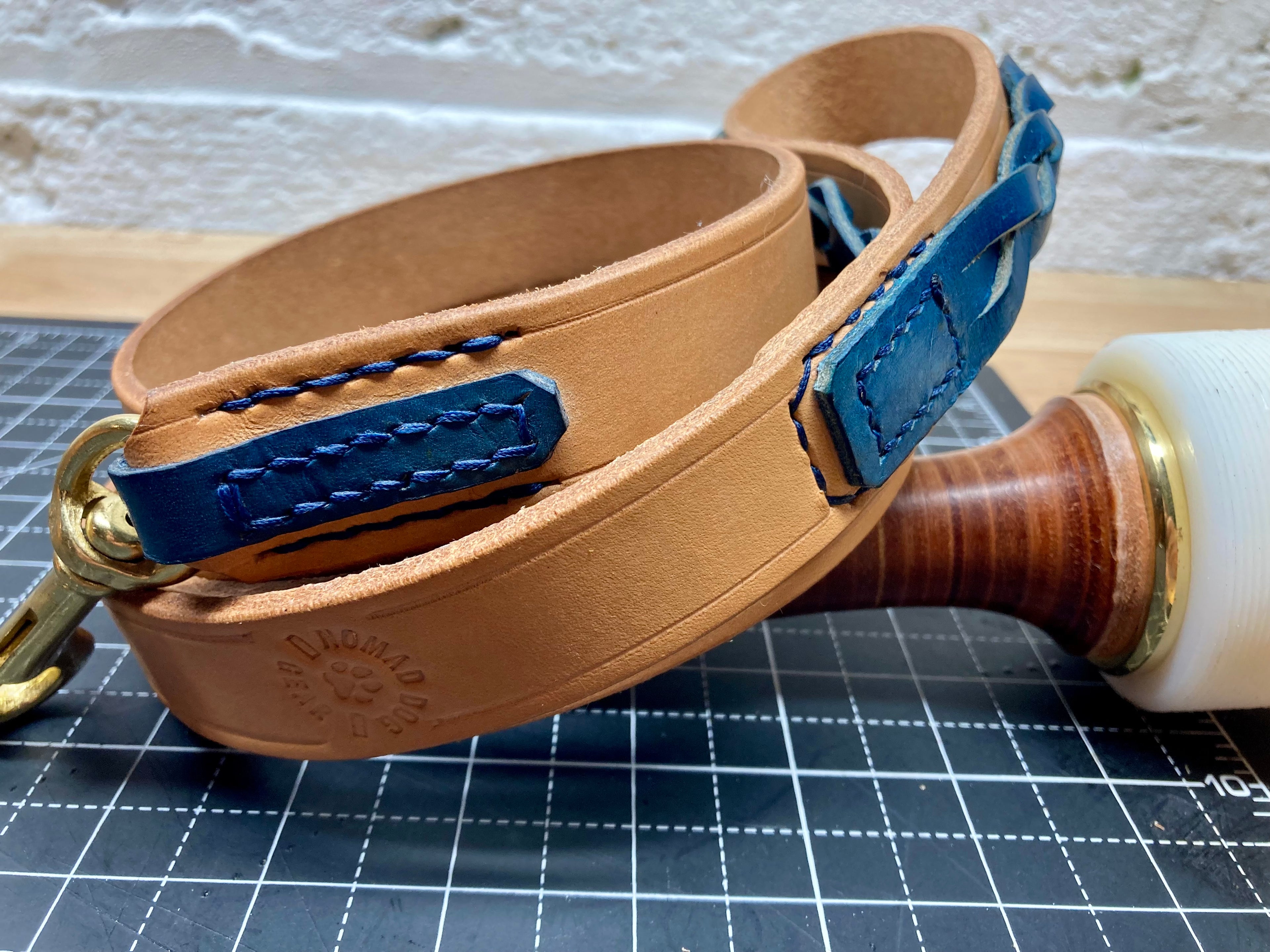 Heavy-Duty Leather Leash w/Braided Accent